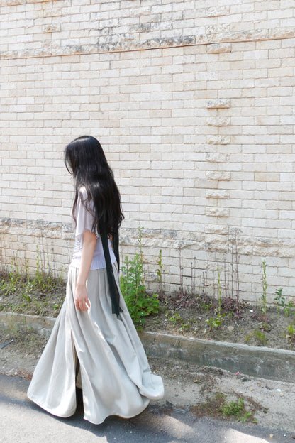 DRAPE 010 'Random Tuck Deep Slit Skirt'
