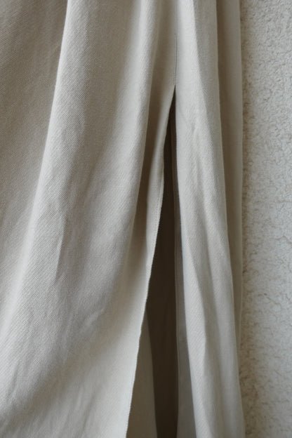 DRAPE 010 'Random Tuck Deep Slit Skirt'